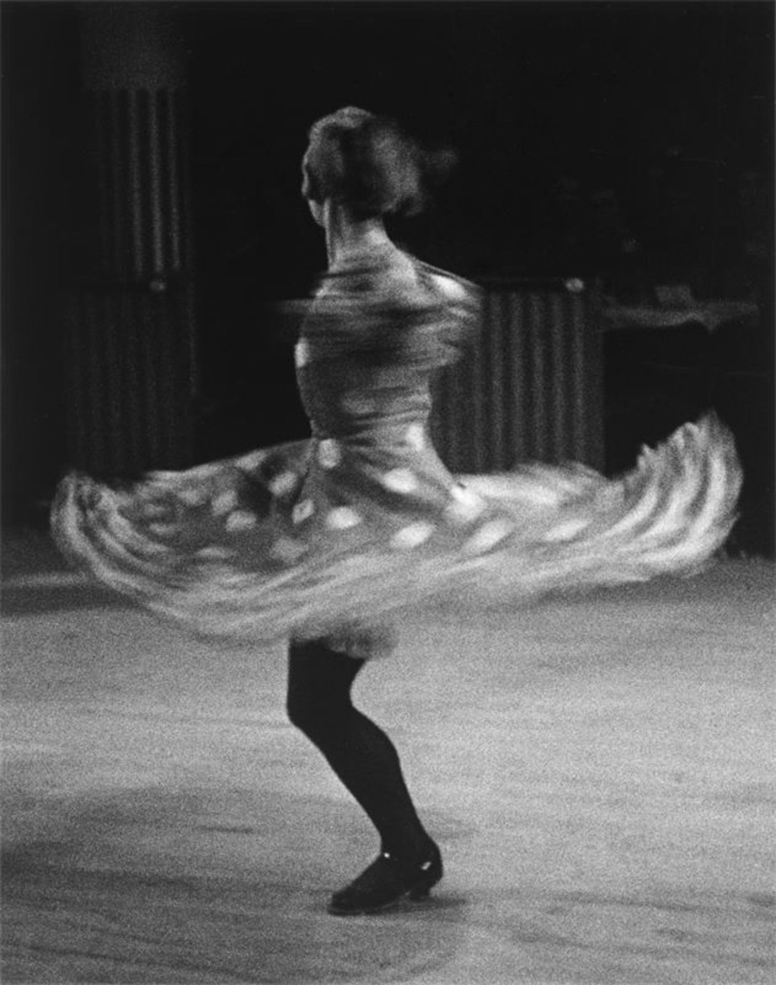 Ilse Bing (Frankfurt/Main 1899 – 1998 New York) Danseuse. French Cancan. Paris, Moulin Rouge. 1931