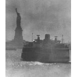 William „Bill" Vandivert (Evanston 1912 – 1989) The Staten Island Ferry. 1960 Silbergelatineabzug.