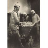 Margaret Bourke-White (New York 1904 – 1971 Stanford, Connecticut) „Cement workers. Novorossisk“.