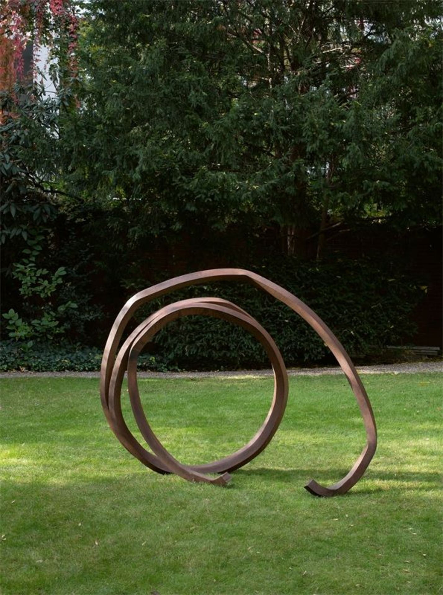 Bernar Venet (Château-Arnoux-Saint-Auban 1941 – lebt in New York und Südfrankreich)Ligne