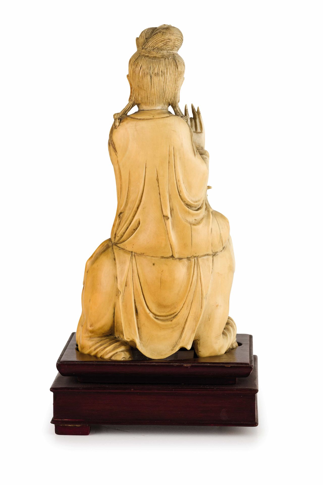 **FIGURA IN AVORIO DI GUANYIN SEDUTA SU ELEFANTE, CINA, XIX SECOLO - Image 2 of 3