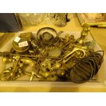Quantity of mainly brass including door furniture