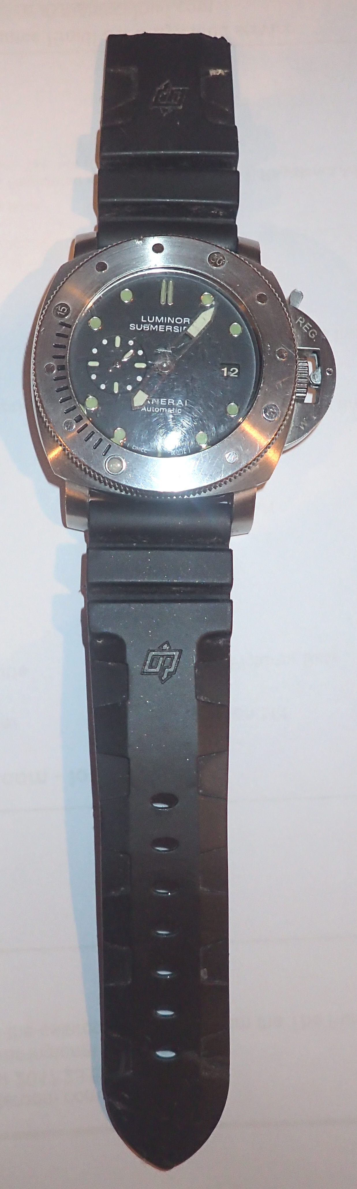 Gents stainless steel fashion wristwatch with black rubber strap A/F CONDITION REPORT: - Image 2 of 4
