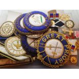 Tray of Masonic jewels and embroidered badges