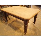 Victorian scrub top wind out dining table with one leaf 149 x 97 cm