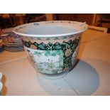 Large Chinese style planter H: 23 cm CONDITION REPORT: No chips,