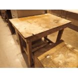 Wooden work bench 90 x 60 cm