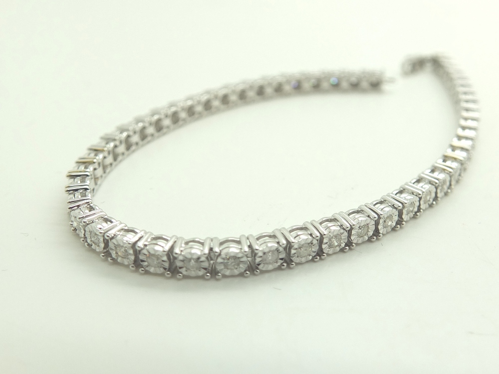 9ct white gold 1.00ct diamond tennis bracelet RRP £1500.