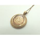 9ct gold City of London medallion on 9ct gold chain