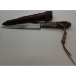 Horn handled Algerian knife in leather sheath blade L: 17 cm