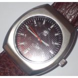 Gents quartz wristwatch on brown leather strap