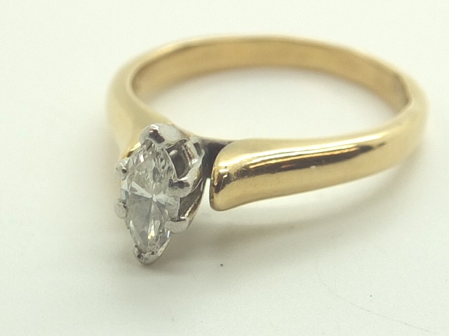 18ct gold diamond solitaire ring size K