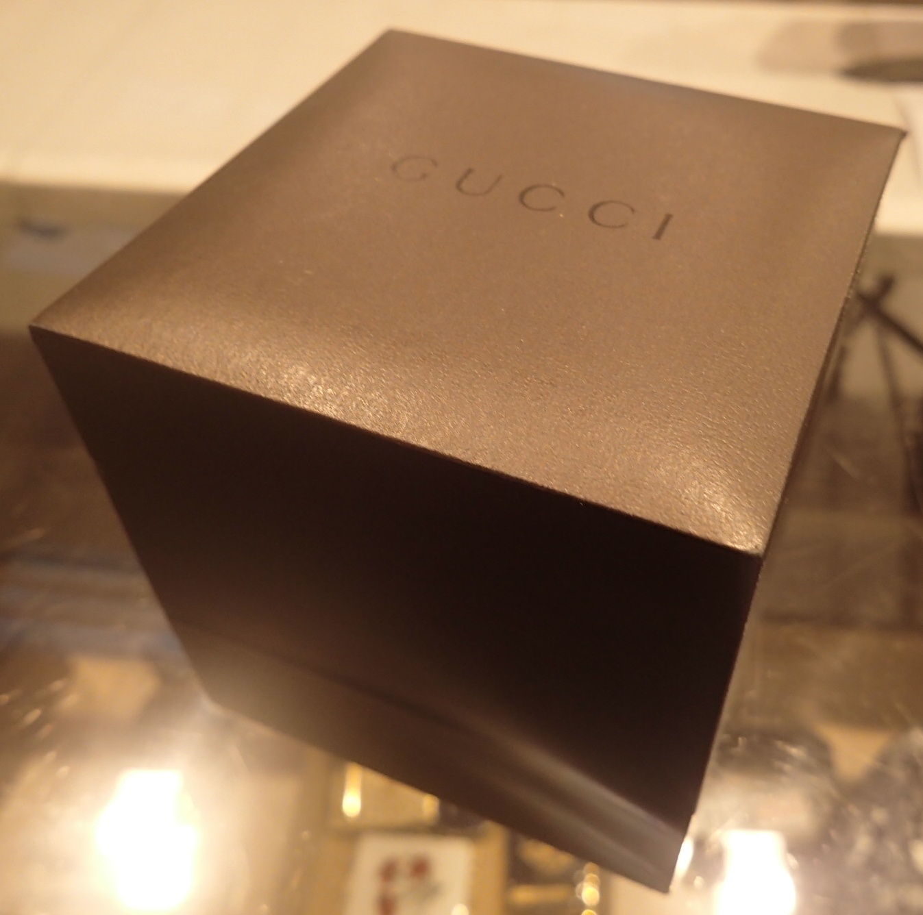 Ladies genuine Gucci bangle wristwatch with box and booklet CONDITION REPORT: This - Image 3 of 3