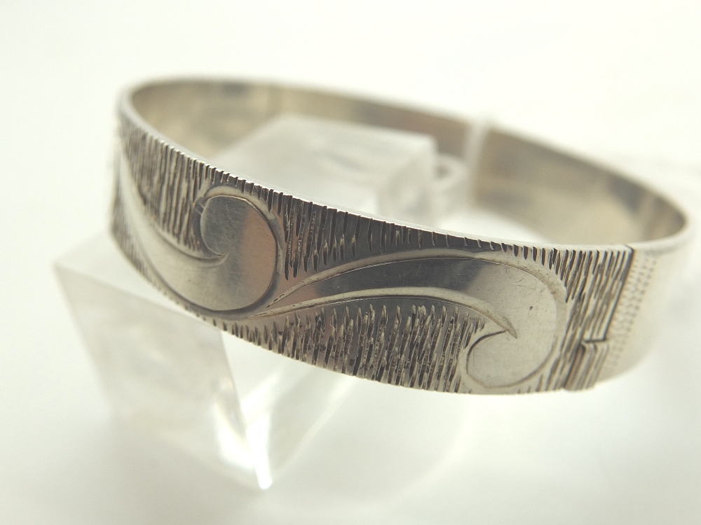 925 silver vintage 1973 solid hinged bangle