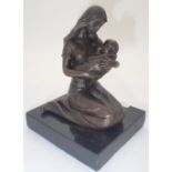 Bronze mother and child figurine on marble plinth H: 12 cm