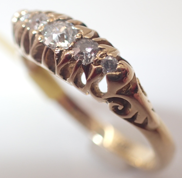 18ct gold antique five stone diamond ring size P