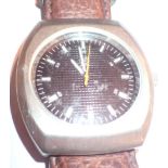 Gents quartz wristwatch on brown leather strap