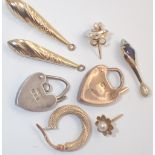 Collection of 9ct gold items 4.