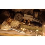 Tray of mixed metalware including tankards copper flan dishes clock spoons etc