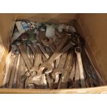 Twenty five piece combination metric spanners ranging from 7 to 32 mm