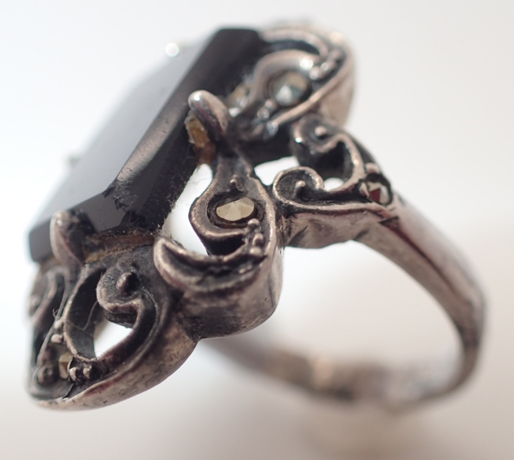 Silver onyx ring size L