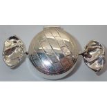 Silver pill box in the form of a sweet L: 5 cm