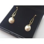 9ct gold and pearl earring