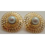 14ct gold fancy genuine pearl clip on earrings by Metropolitan Museum of Art c1993