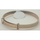 9ct gold baby bangle