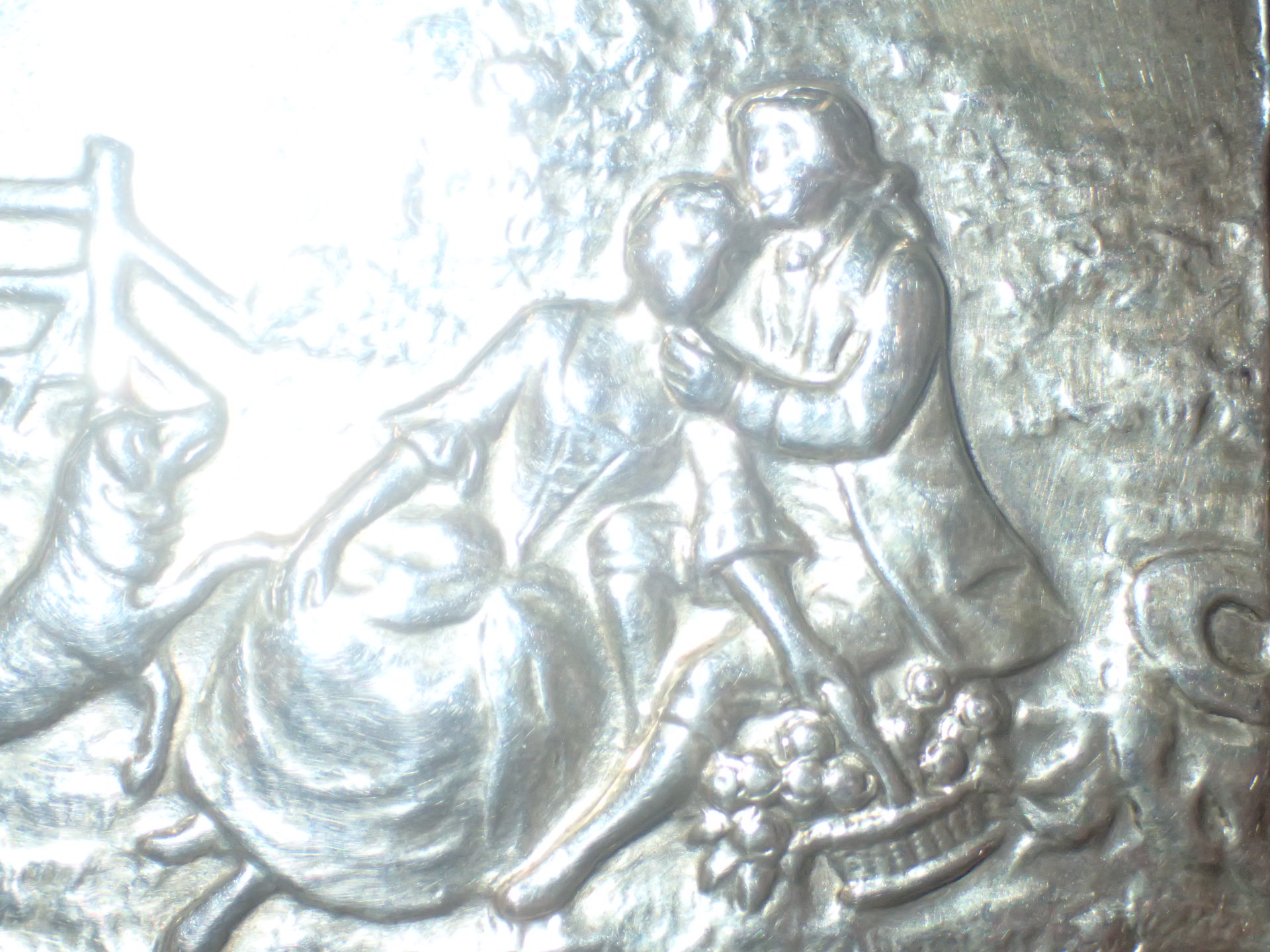 Edwardian 1907 sterling silver encased perfume bottle with embossed picnic scene complete with - Image 5 of 5