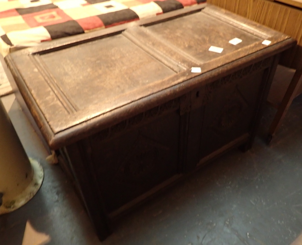 Antique oak chest of small proportions 79 x 43 x 52 cm H