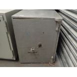 Vintage metal safe 48 x 48 x 63 cm H