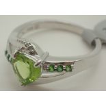 925 silver rhodium plated heart shaped peridot ring size U