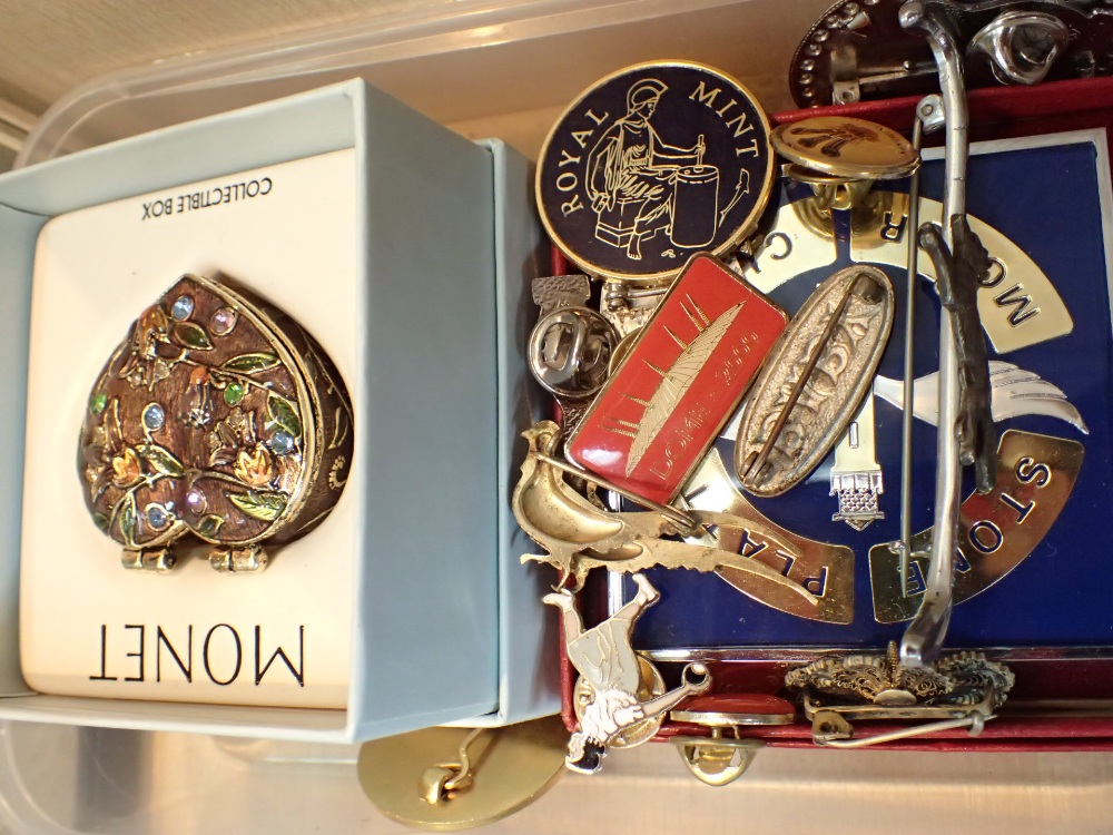 Mixed badges including fox hunting brooch