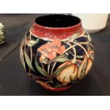 Moorcroft modern globe vase H: 18 cm