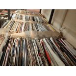 Approximately 500 mixed singles mostly good condition