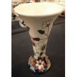 Moorcroft Bramble Revisited vase H: 21 c