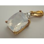 9ct gold and white topaz pendant