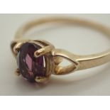 9ct yellow gold purple sark stone set ri