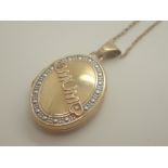 9ct gold oval MUM locket on 9ct gold nec