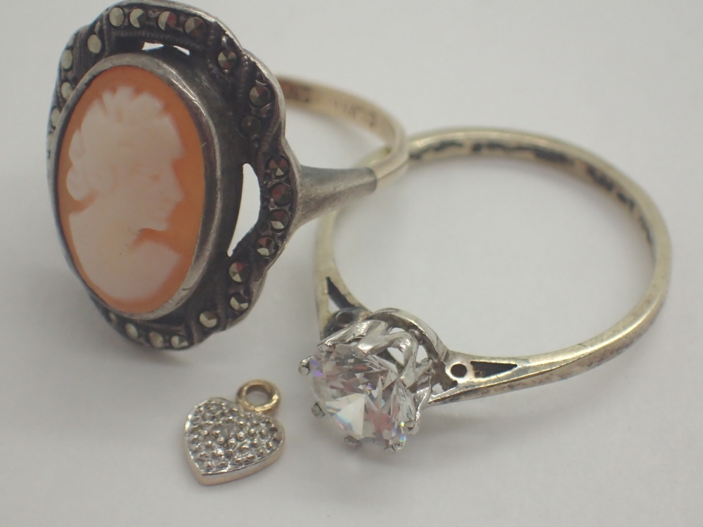 Two 9ct gold rings including cameo example and a small heart shaped pendant