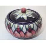 Modern Moorcroft round lidded floral bowl D: 13 cm