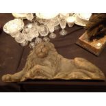 Victorian heavy cast iron lion L: 66 cm