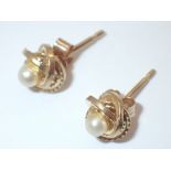 9ct gold and pearl earrings