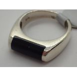 Silver fancy onyx ring stamped 925 size