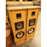 Pair of pine speakers with bass mid range and tweeter H: 85 cm