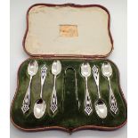 Boxed set of silver spoons and tongs A/F