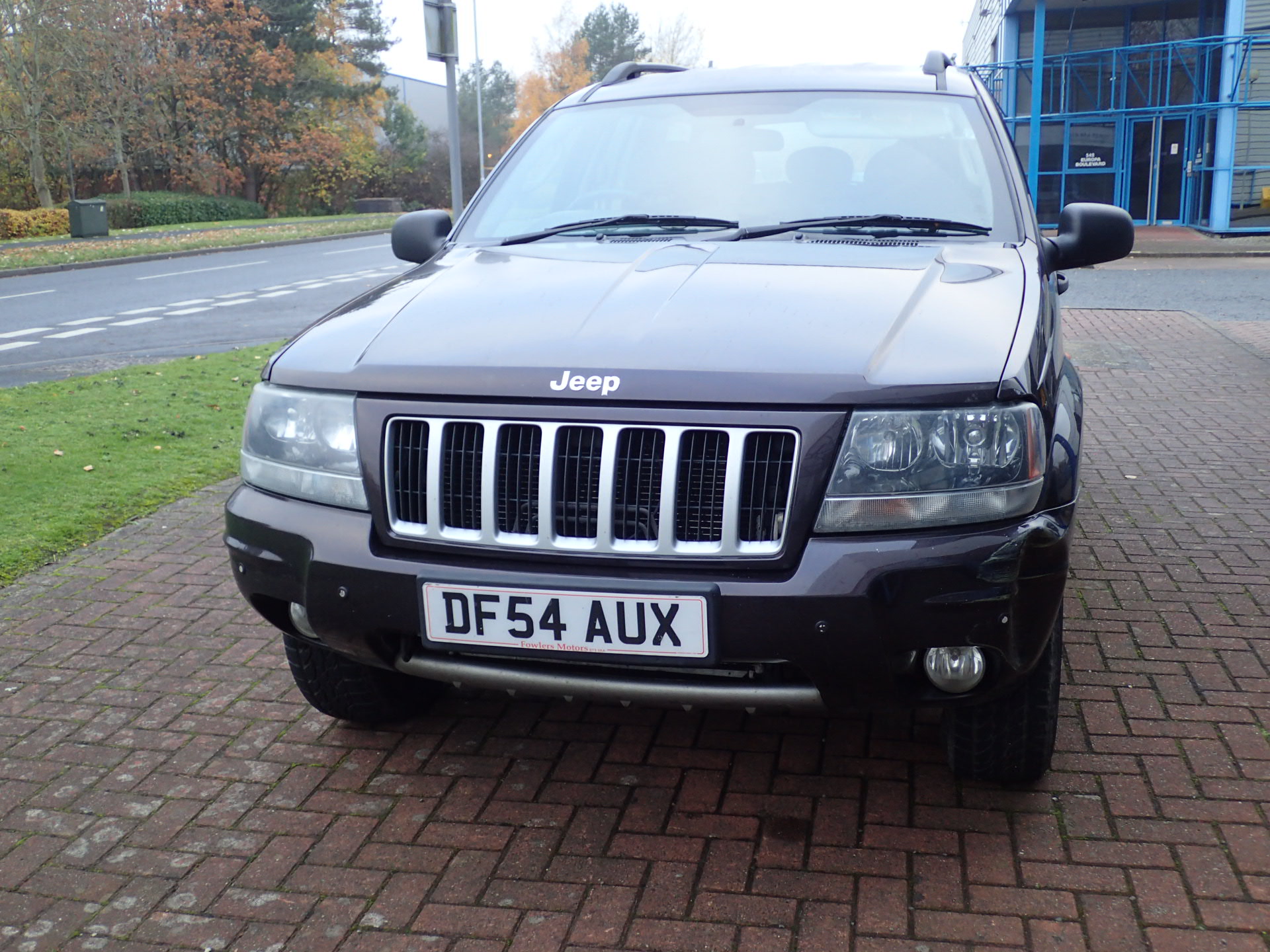 Jeep Grand Cherokee Sport Auto in red 3956cc 188bhp estate Prinz system gas bi-fuel first - Image 2 of 5