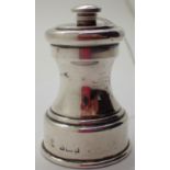 Hallmarked silver picnic pepper grinder H: 5cm