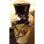 Moorcroft Trefoil vase H: 10 cm